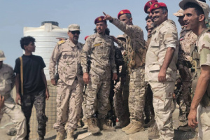 قائد ألوية الدعم والإسناد يتفقد الجاهزية القتالية للواء الثاني بمحور أبين