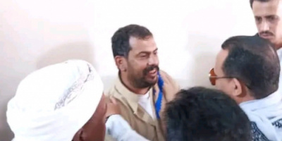 انتقالي حضرموت يؤدي واجب العزاء لأسرة الأشقاء الذين تعرضوا للغرق في سواحل المكلا