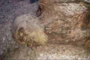 مجهولة تُبعث من تحت الرمال..اكتشاف صادم أثناء التنقيب عن الذهب في الجوف