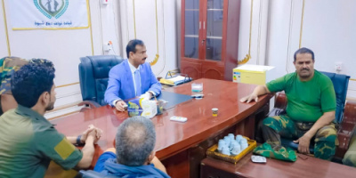 المحافظ بن الوزير يتفقد مقر القيادة العامة لقوات دفاع شبوة