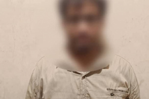 الحزام الأمني يضبط أحد مروجي المخدرات في مديرية المنصورة بعدن