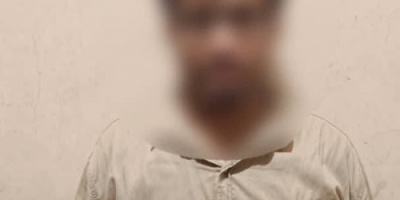 الحزام الأمني يضبط أحد مروجي المخدرات في مديرية المنصورة بعدن