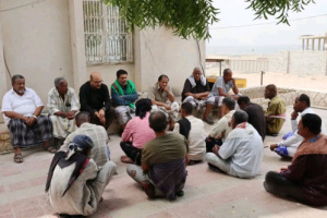 العميد المحمدي يلتقي رؤساء اللجان المحلية بمراكز المكلا ويؤكد أهمية الاصطفاف الشعبي وتنظيم الاحتجاجات