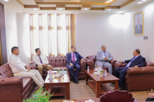 وزير النقل يبحث فرص التعاون البحري مع إندونيسيا ويستعرض مشاريع تطوير النقل في سقطرى