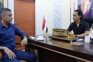 السقاف يبحث مع رئيس هيئة التأمين الصحي التعاون المشترك لتحسين الخدمات الصحية بالعاصمة عدن 