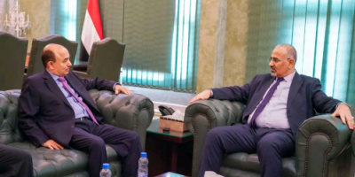 الرئيس الزُبيدي يشدد على ضرورة التعاطي العاجل من قبل القطاع التجاري مع تحسّن أسعار الصرف