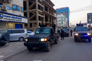 جهاز مكافحة الإرهاب ينفذ حملة أمنية ويغلق 30 شركة صرافة بأوامر من النائب العام والبنك المركزي