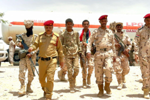 العميد الكعلولي والمقدم النقيب يتفقدان النقاط العسكرية في خط الرويك- عارين بشبوة
