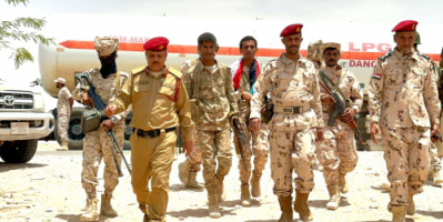 العميد الكعلولي والمقدم النقيب يتفقدان النقاط العسكرية في خط الرويك- عارين بشبوة