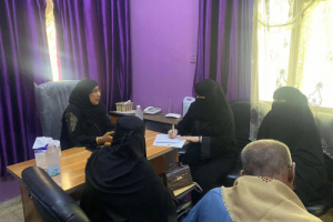 فريق من مجلس المستشارين يطّلع على عمل مركز الطوارئ التوليدية وعدد من المراكز الصحية بأبين