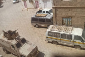 قوات المنطقة العسكرية الأولى تقتحم مدينة تريم وتطلق النار على المعتصمين