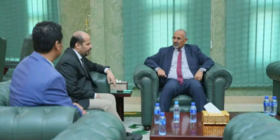 الرئيس الزُبيدي يطّلع على سير العمل في وزارة الشؤون القانونية وحقوق الإنسان