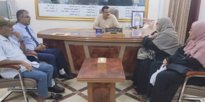 مدير عام المنصورة يناقش آلية ضبط وتحسين الحركة المرورية بالمديرية