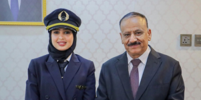 الوزير حُميد يلتقي الكابتن طيار مريم عبدربه ويؤكد اعتزازه بالكادر النسائي في قطاع النقل