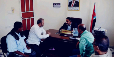رئيس انتقالي أبين يلتقي مدير عام مكتب الصحة بالمحافظة وقيادة السلطة المحلية بمودية