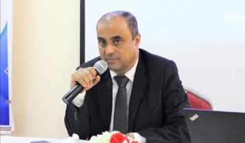 رئيس الوزراء يوجه الهيئة العامة للأراضي بمنح فرصة نهائية للمستثمرين غير الملتزمين او سحب الأراضي الممنوحة لهم رئيس الوزراء يوجه الهيئة العامة للأراضي بمنح فرصة نهائية للمستثمرين غير الملتزمين او سحب الأراضي الممنوحة لهم