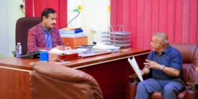 محافظ شبوة يتابع خطط تخفيض أسعار المشتقات النفطية