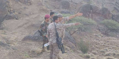 قائد اللواء الثاني حزم يتفقد الخطوط الأمامية لجبهة كرش الحدودية