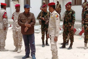 محافظ حضرموت يزور معسكر قوات الشرطة العسكرية