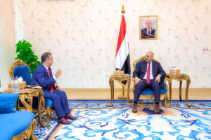 الرئيس الزُبيدي يبحث مع سفير جمهورية ليبيا سُبل تعزيز التعاون الثنائي