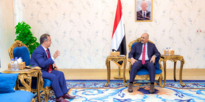 الرئيس الزُبيدي يبحث مع سفير جمهورية ليبيا سُبل تعزيز التعاون الثنائي