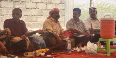 رئيس انتقالي شبوة يؤدي واجب العزاء في وفاة الشيخ علي محمد الهبيلي