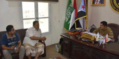 العميد المحمدي يلتقي مدير مكتب الصناعة بساحل حضرموت ويؤكد دعم حملة خفض الأسعار