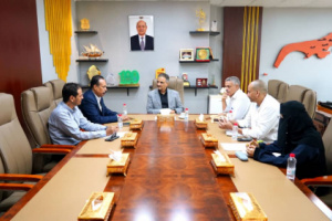 لملس والعقربي يناقشان مصفوفة مشاريع الطرق في العاصمة عدن