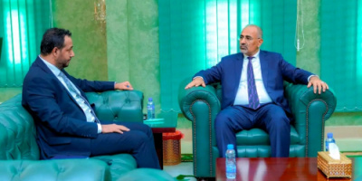 الرئيس الزُبيدي يطّلع من وزير التربية على استعدادات بدء العام الدراسي الجديد