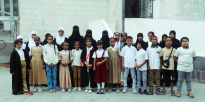 انتقالي حضرموت ينظم زيارة تعريفية لطلاب المخيم الصيفي إلى إذاعة المكلا