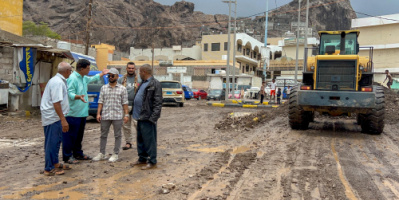 مدير عام صيرة يتفقد أعمال شفط مياه الأمطار ورفع المخلفات في المديرية