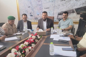 وكيلا عدن "شيخ" و"الكاف" يثمنان دور سلطة المنصورة بتفعيل الإيرادات واهتمامها بالخدمات