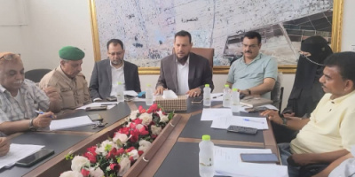 وكيلا عدن "شيخ" و"الكاف" يثمنان دور سلطة المنصورة بتفعيل الإيرادات واهتمامها بالخدمات