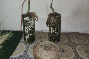 فريق من دفاع شبوة يفكك عبوات ناسفة وألغام في عسيلان