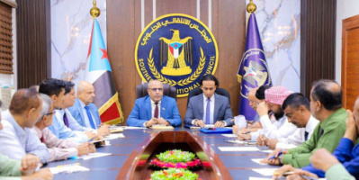 فريق التوجيه والرقابة الرئاسي يعقد لقاءً مع الهيئة التنفيذية للقيادة المحلية لانتقالي العاصمة عدن