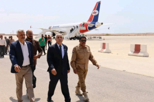 وصول فريق التوجيه والرقابة الرئاسي إلى المكلا للاطلاع على أداء هيئات انتقالي حضرموت