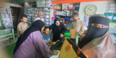 نيابة الصناعة بعدن تواصل ضبط سوق الأدوية وتغلق وكالات وشركات مخالفة في المنصورة