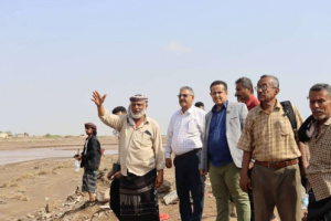 رئيس تنفيذية انتقالي لحج يتفقد الأضرار الناجمة عن السيول في مدينة الوهط