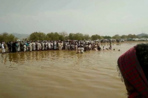 المحافظ بن الوزير يوجه بسرعة رصد الاضرار، أمطار غزيرة وسيول جارفة تخلف 6 وفيات وخسائر مادية بشبوة