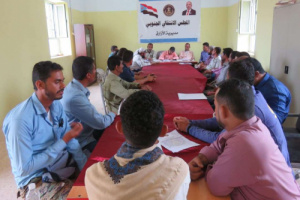 رئيس انتقالي الأزارق يعقد لقاءً مع رؤساء اللجان المحلية للمجلس بمراكز المديرية