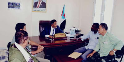 رئيس انتقالي أبين يناقش قضايا النقل والصحة مع مديري المكاتب المختصة
