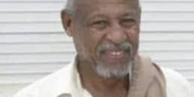 رئيس انتقالي حضرموت يعزي في وفاة المناضل عمر خميس مبارك الجومحي