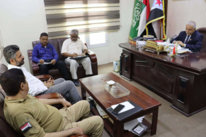 فريق التوجيه والرقابة الرئاسي يناقش جهود مكتب وزارة الزراعة بساحل حضرموت
