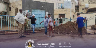 انتقالي العاصمة عدن يواصل نزولاته التفقدية لأضرار السيول ورفع مخلفات الأمطار بالمديريات