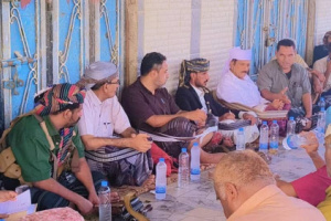 رئيس تنفيذية انتقالي أبين يلتقي قبائل باكازم أحور للوقوف على مطالبها