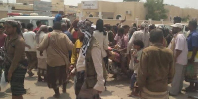 مأساة مرورية في أبين.. وفاة أب وثلاثة من أطفاله بحادث مروع في جعار