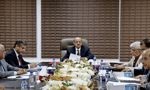 البنك المركزي اليمني يثبت سعر الصرف ويشدد إجراءاته لمكافحة المضاربين البنك المركزي اليمني يثبت سعر الصرف ويشدد إجراءاته لمكافحة المضاربين