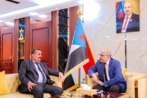 الكثيري يطّلع على أوضاع مطار عدن الدولي ومشاريعه التطويرية