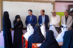 محافظ شبوة يدشن العام الدراسي الجديد ويثمن انضباط الإدارات المدرسية