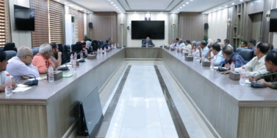 وزير الزراعة والاسماك يرأس اجتماعا موسعا للقطاعات المالية والإيرادية